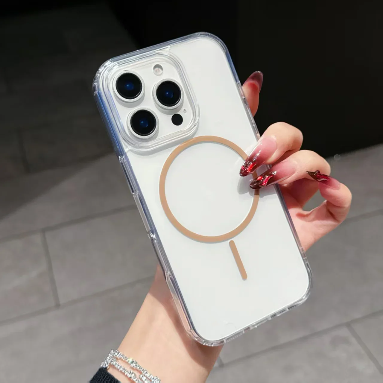Apple iPhone - Transparent MagSafe Case