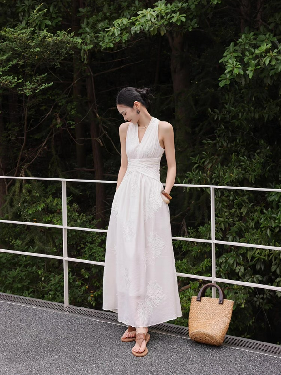 Maralyn Halter Neck Graceful Dress