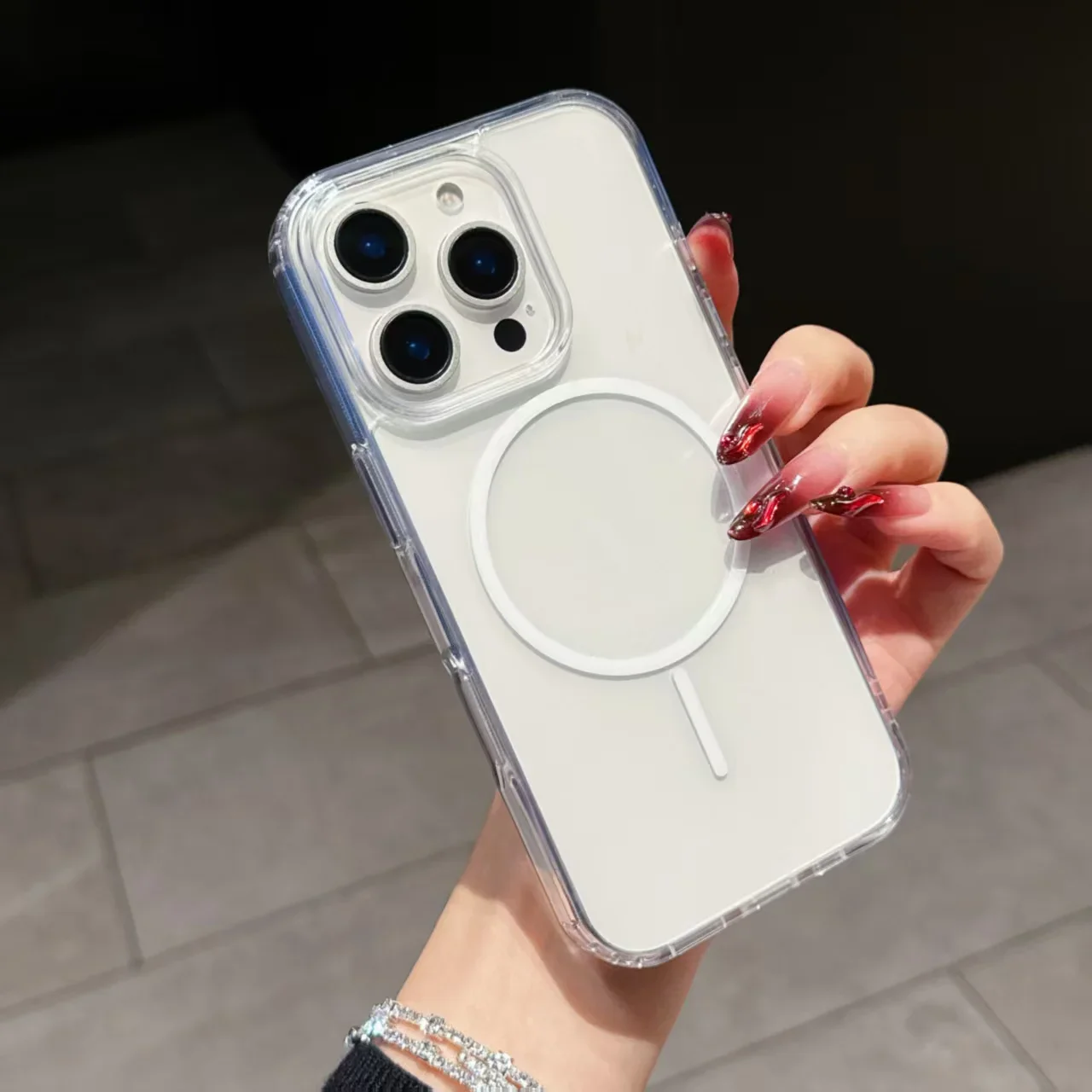 Apple iPhone - Transparent MagSafe Case