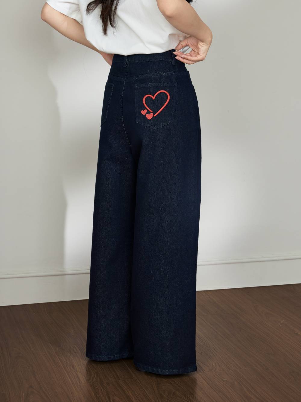 High-Waisted Jeans
