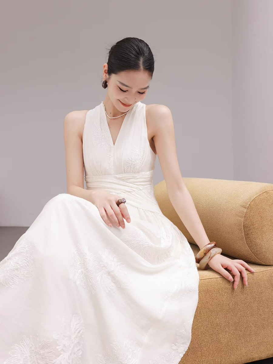 Maralyn Halter Neck Graceful Dress
