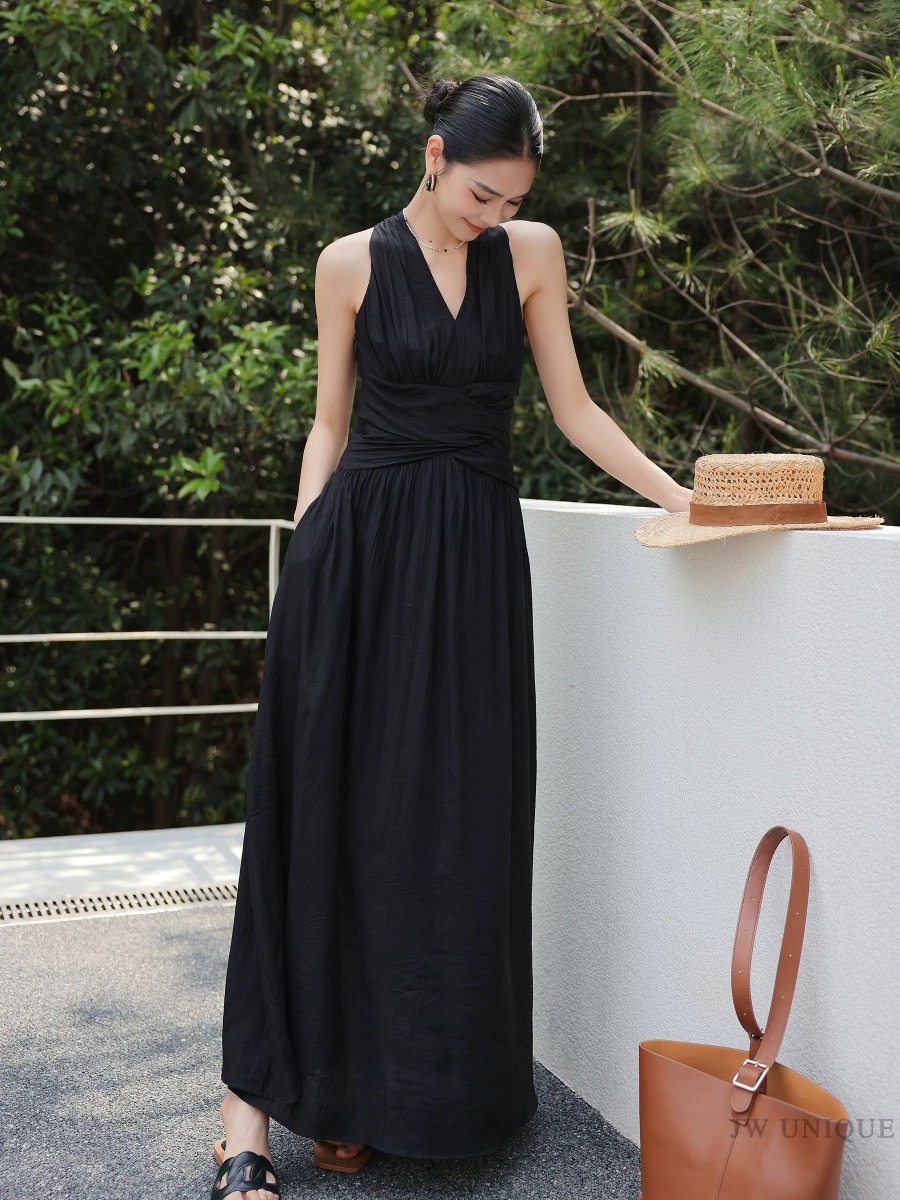Maralyn Halter Neck Graceful Dress