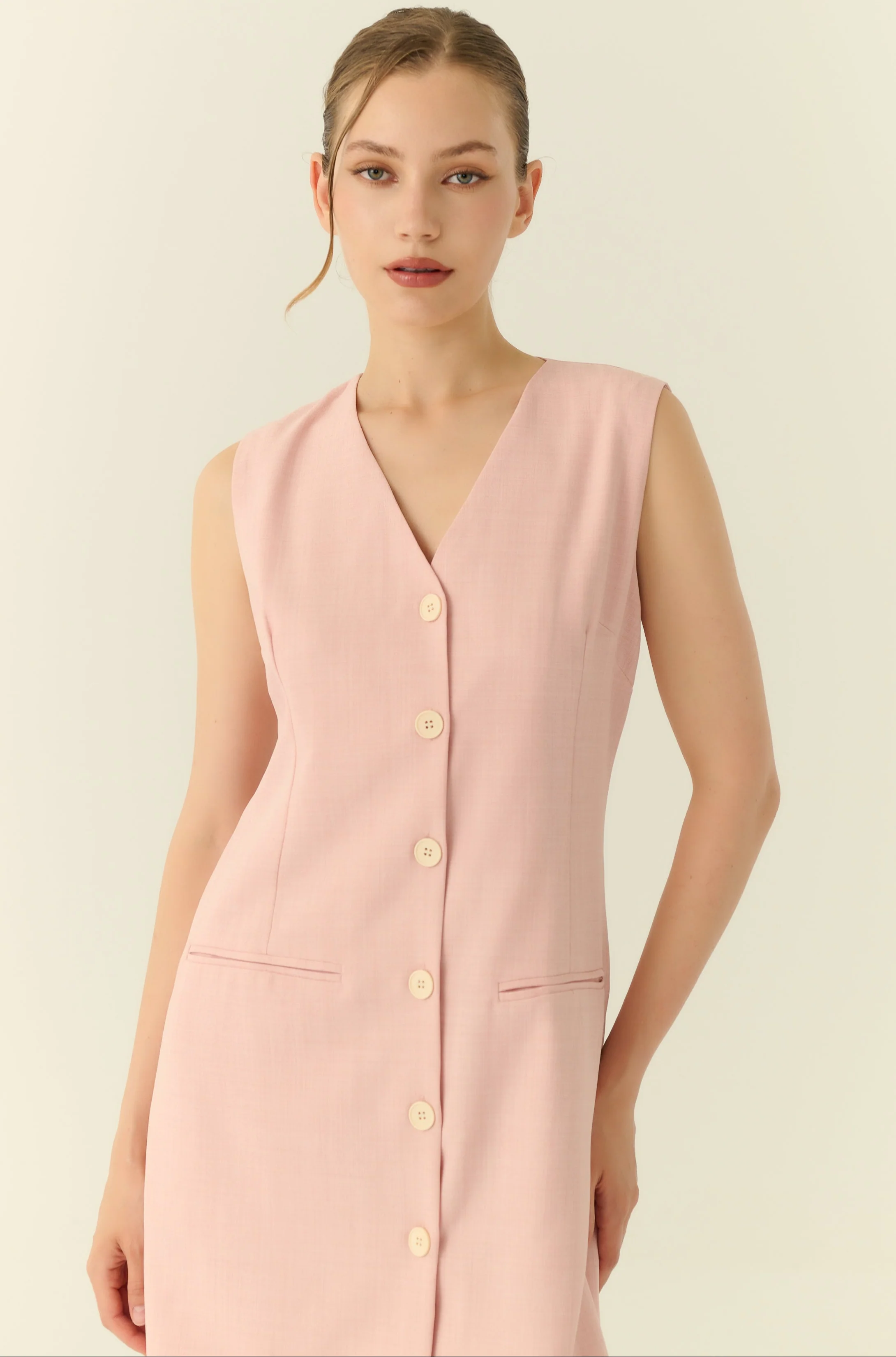 The parisian button down shift dress in pink