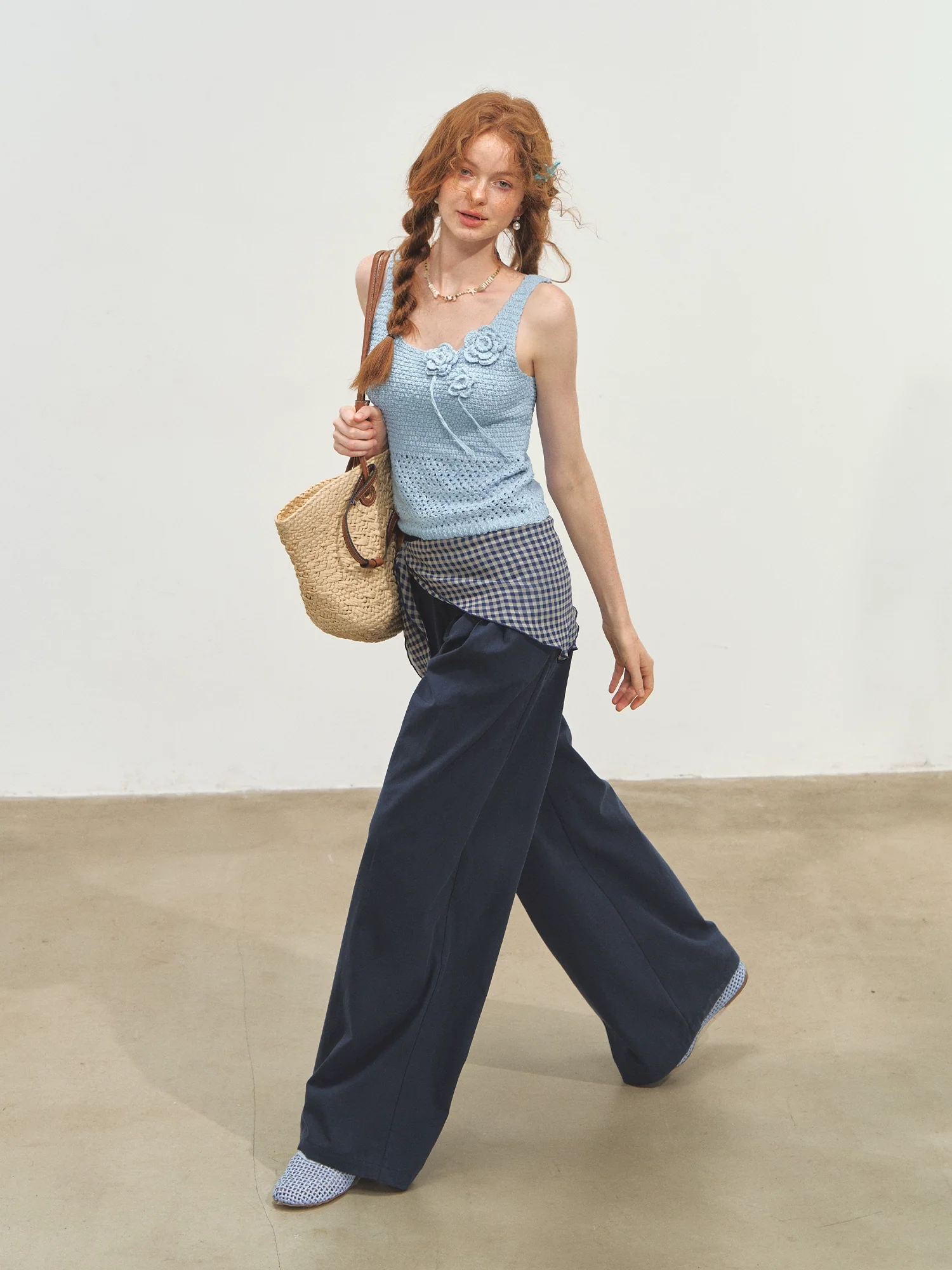 Three-dimensional Handmade Flower Crochet Tank Top