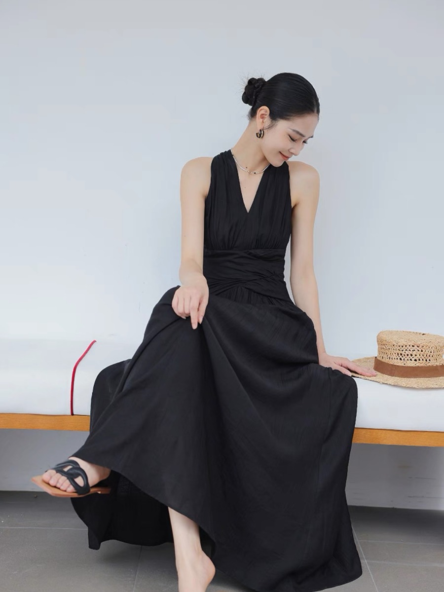 Maralyn Halter Neck Graceful Dress