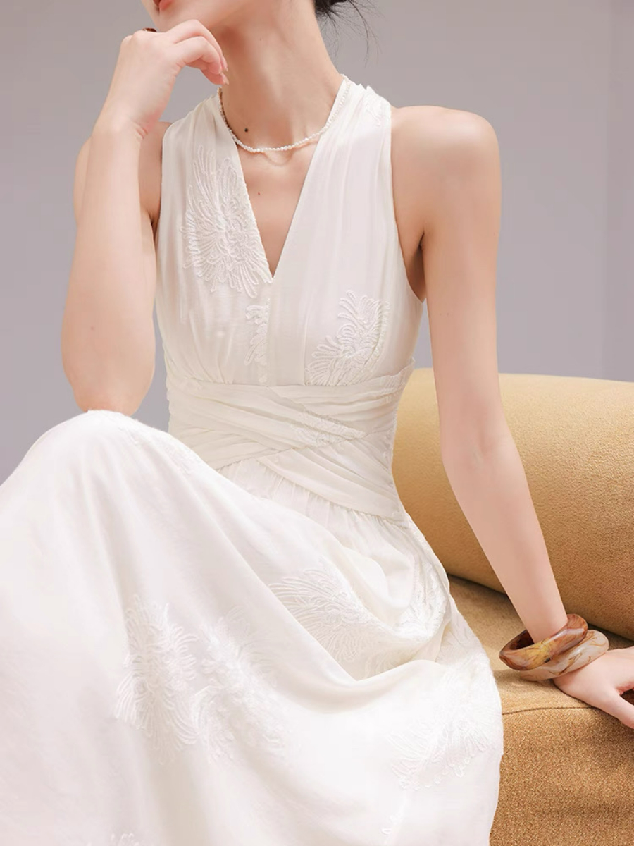 Maralyn Halter Neck Graceful Dress
