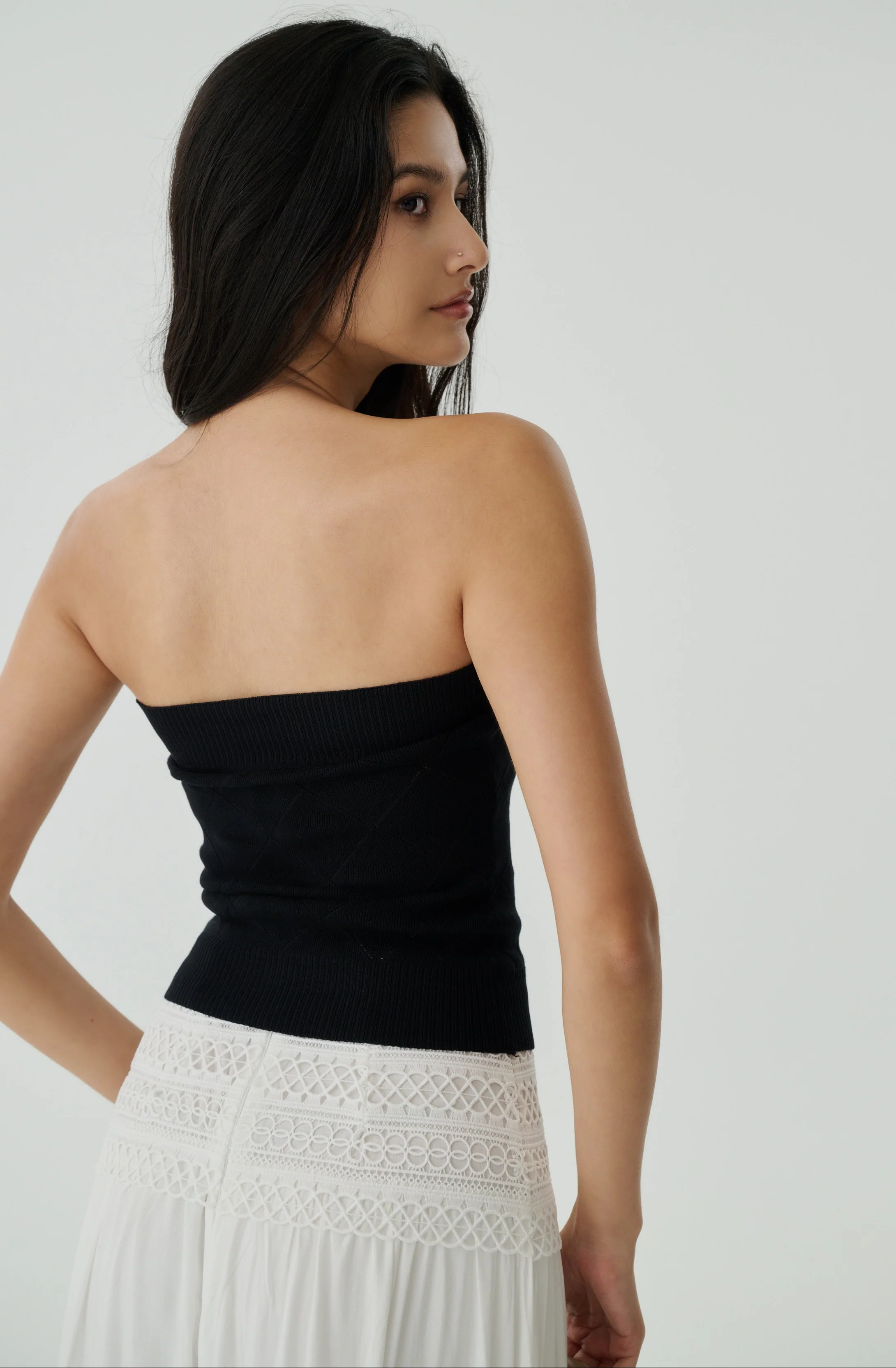 Diamond cooling knit top in black