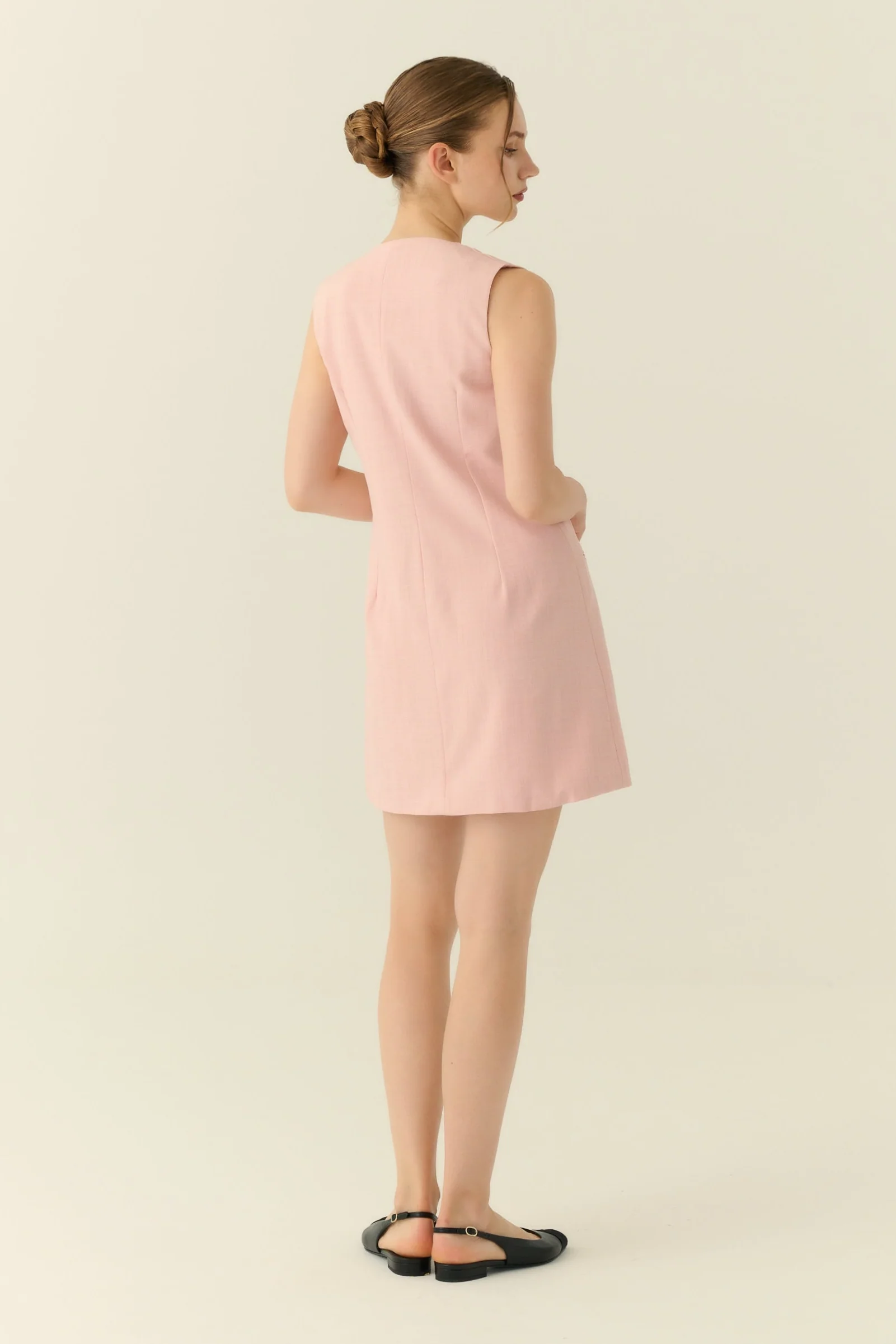 The parisian button down shift dress in pink