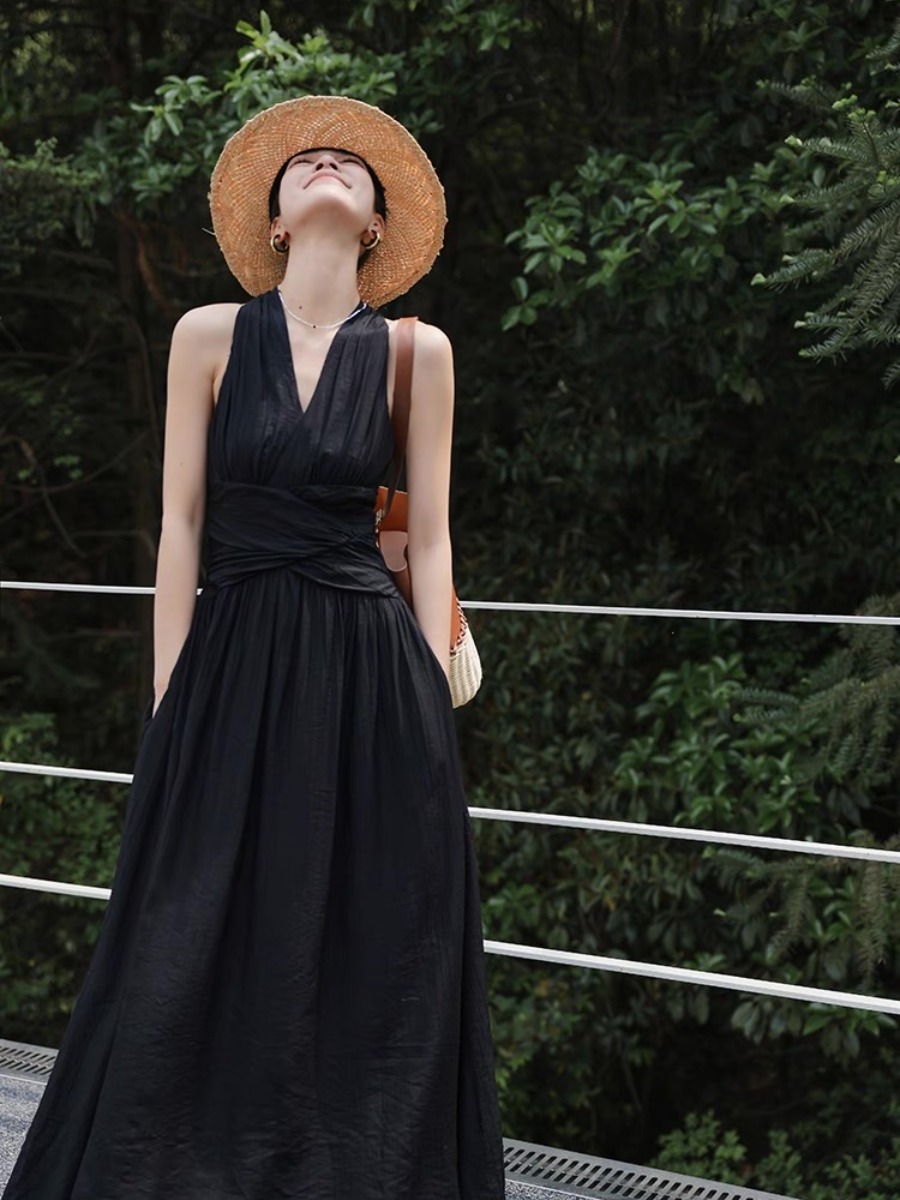 Maralyn Halter Neck Graceful Dress