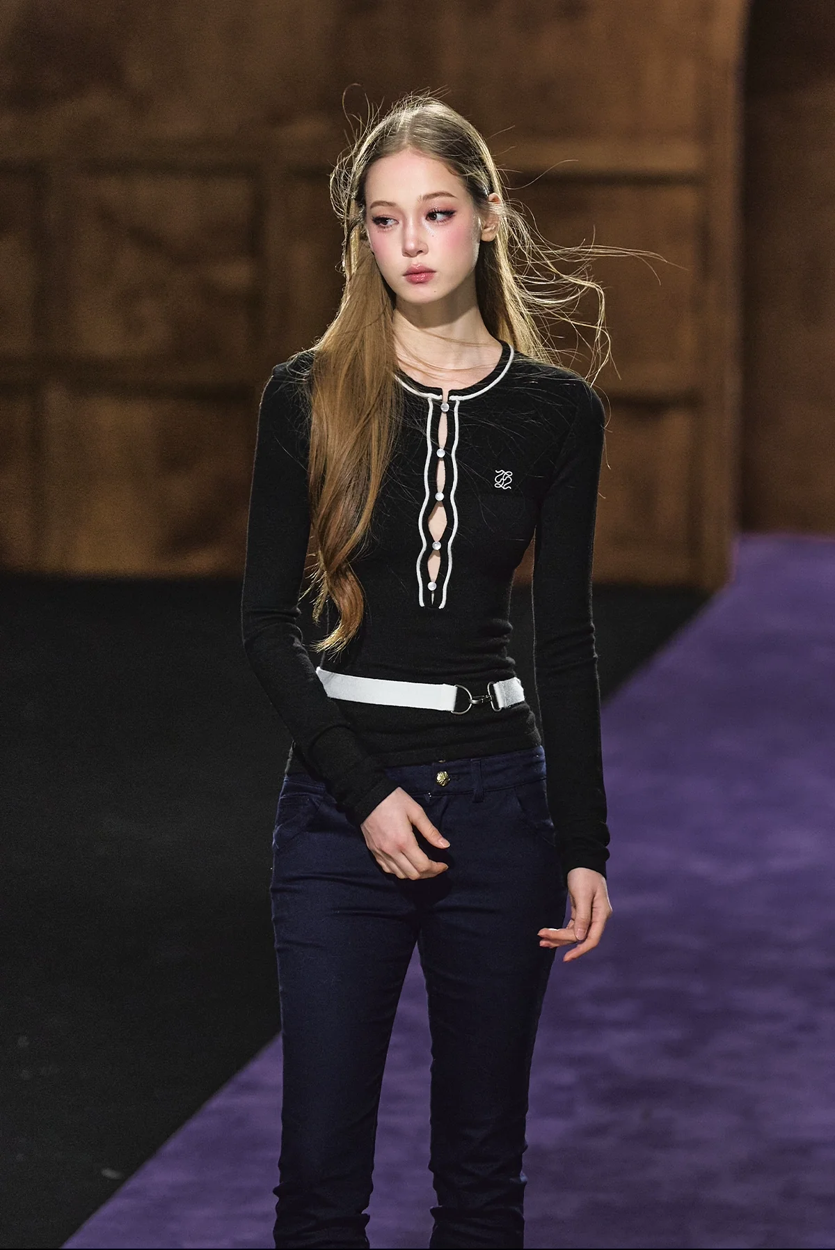 Contrast Trim Knit Belt Detail Fitted Crewneck