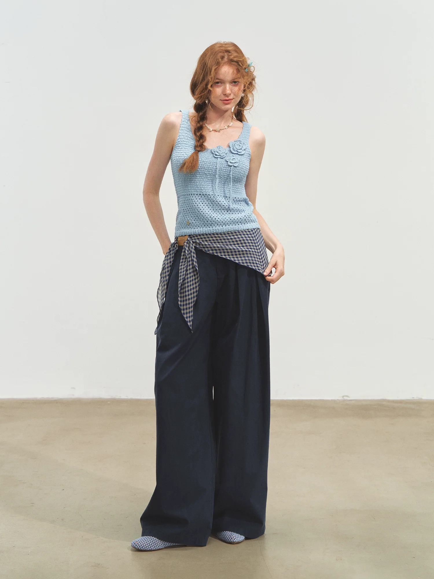 Three-dimensional Handmade Flower Crochet Tank Top