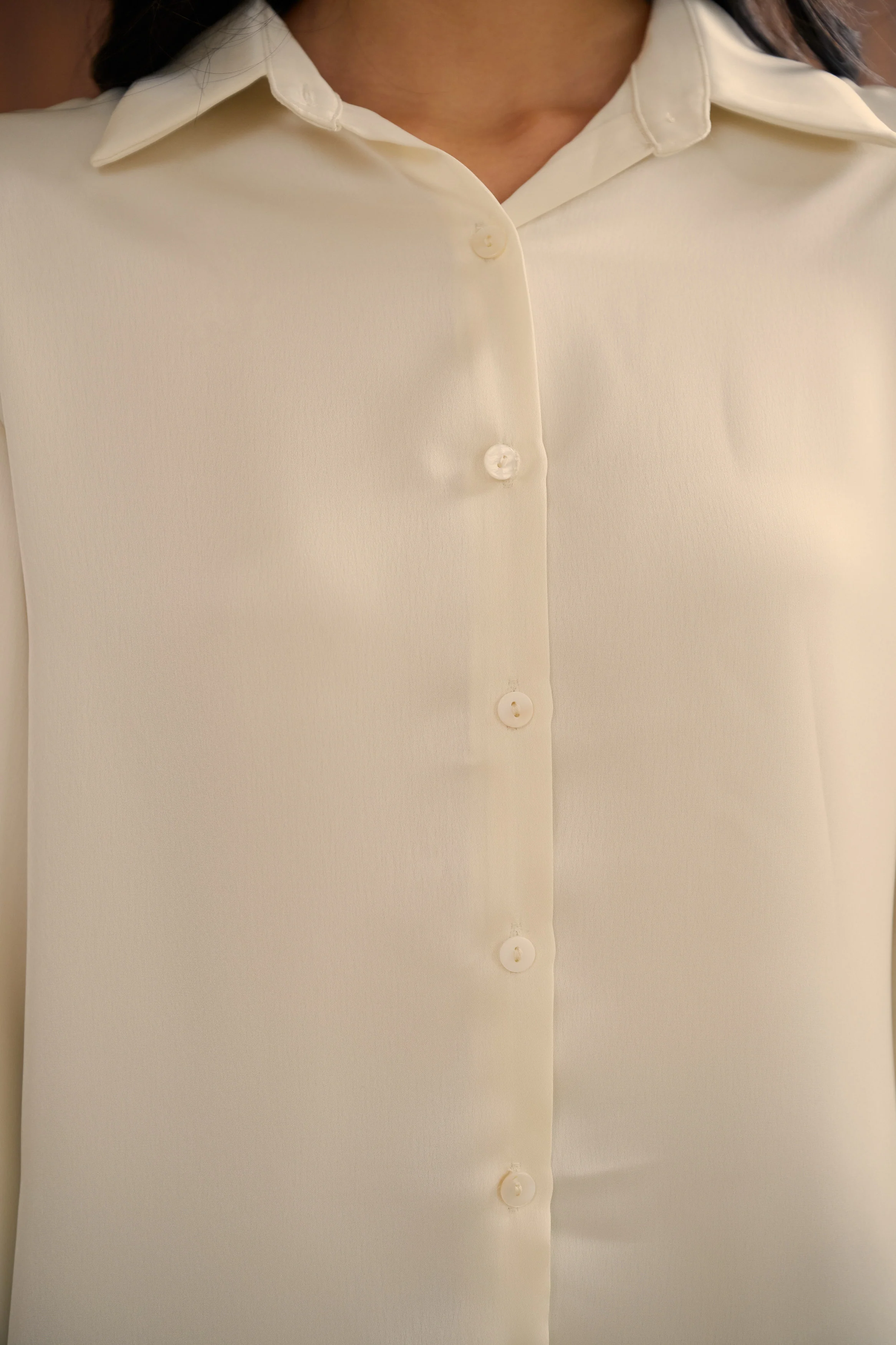 Spring date silky shirt in beige