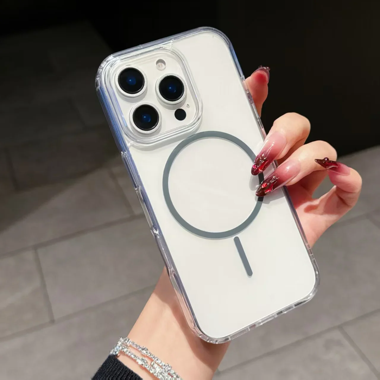 Apple iPhone - Transparent MagSafe Case