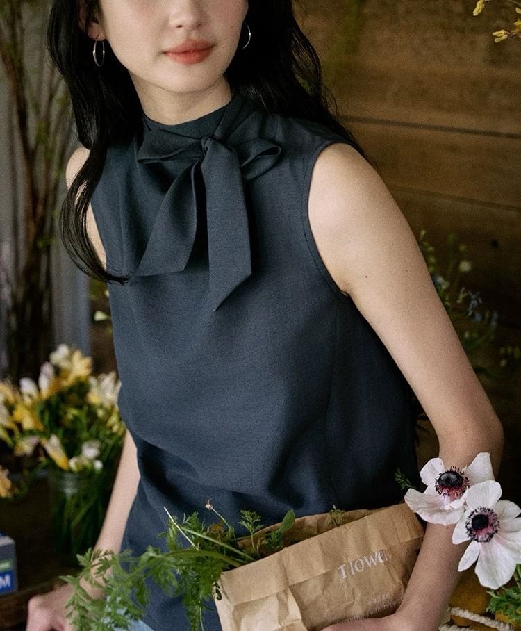 Neck Plain Blouse Mock Sleeveless