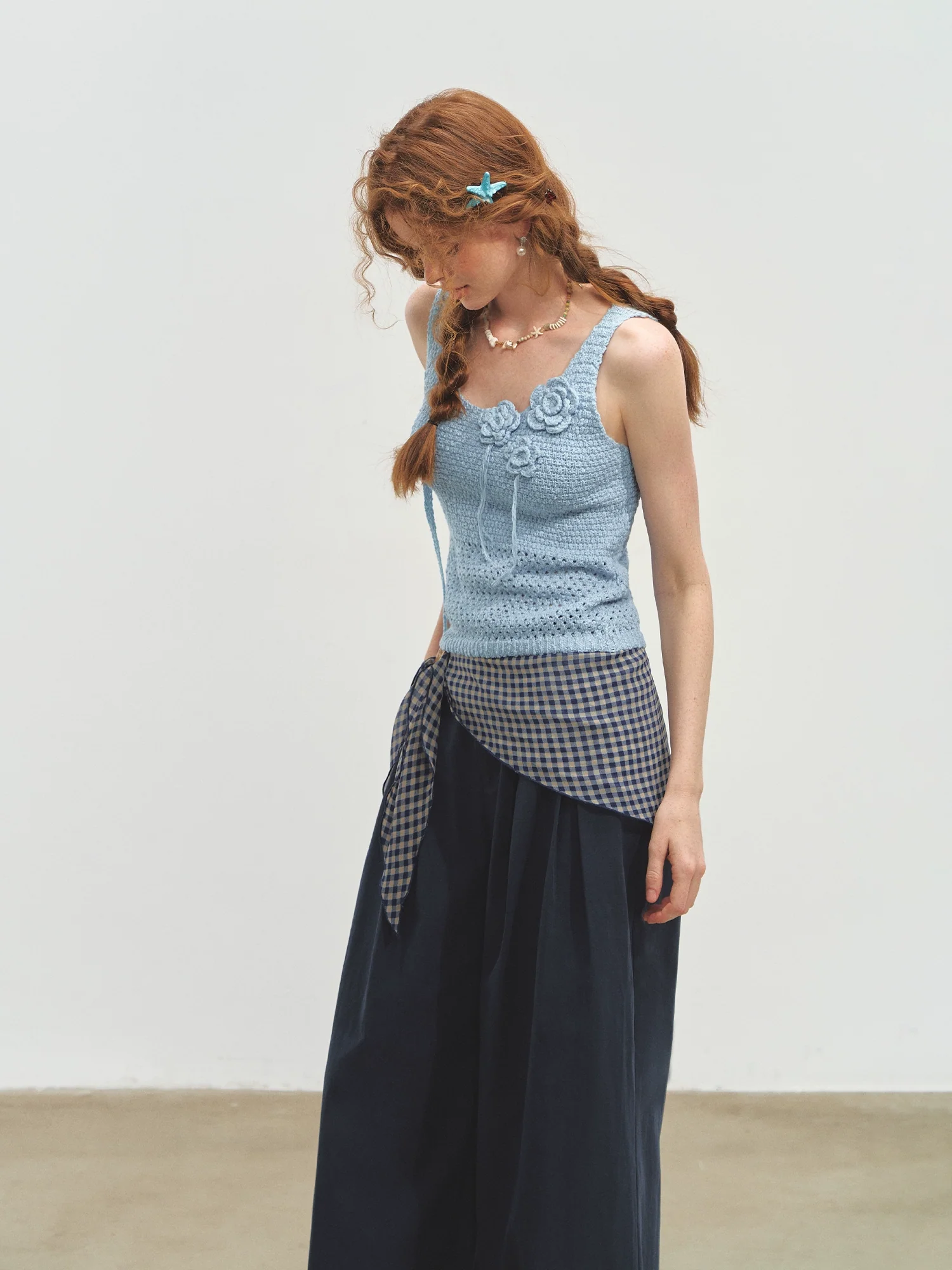 Three-dimensional Handmade Flower Crochet Tank Top