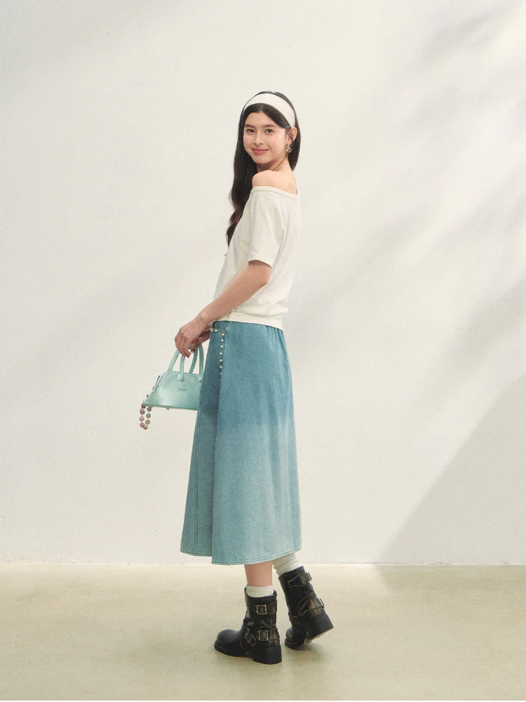 Asymmetric Shoulder Bow Puppy Printed T-Shirt