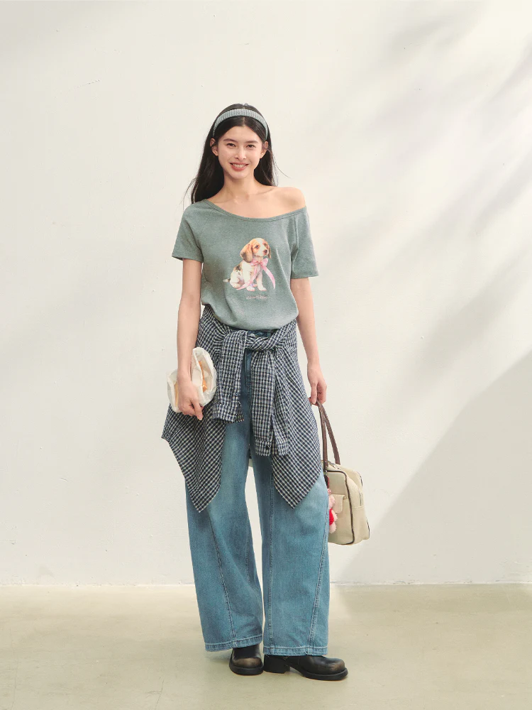 Asymmetric Shoulder Bow Puppy Printed T-Shirt