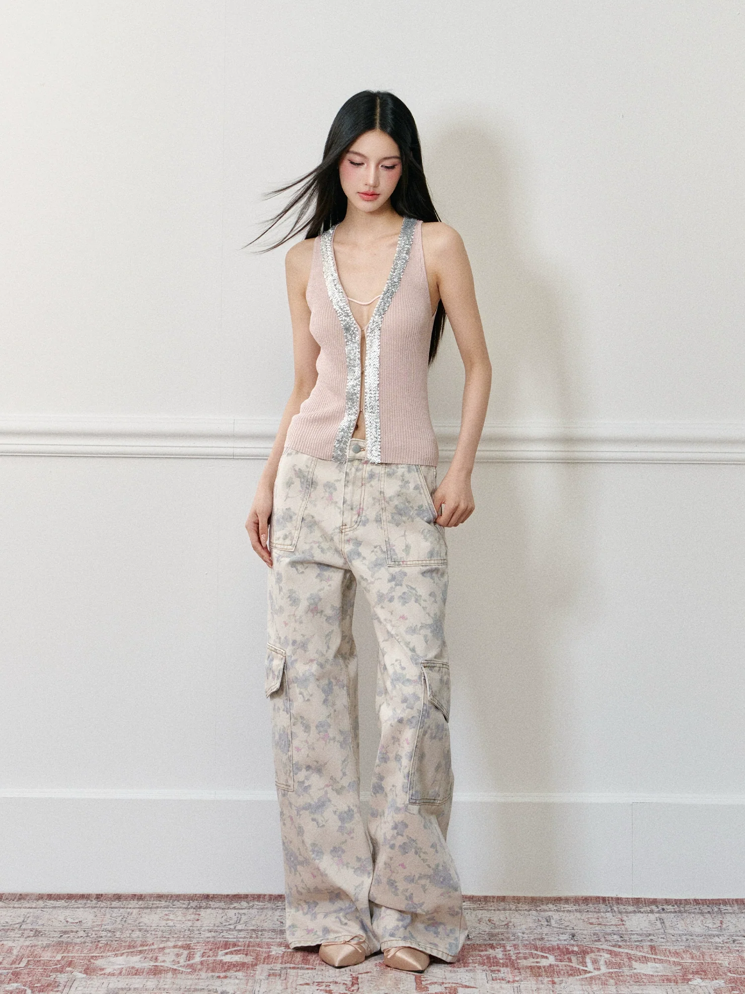 Floral Print Wide-Leg Cargo Pants