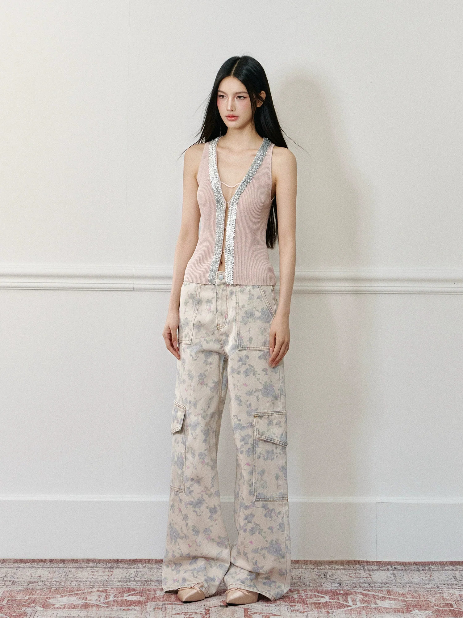 Floral Print Wide-Leg Cargo Pants