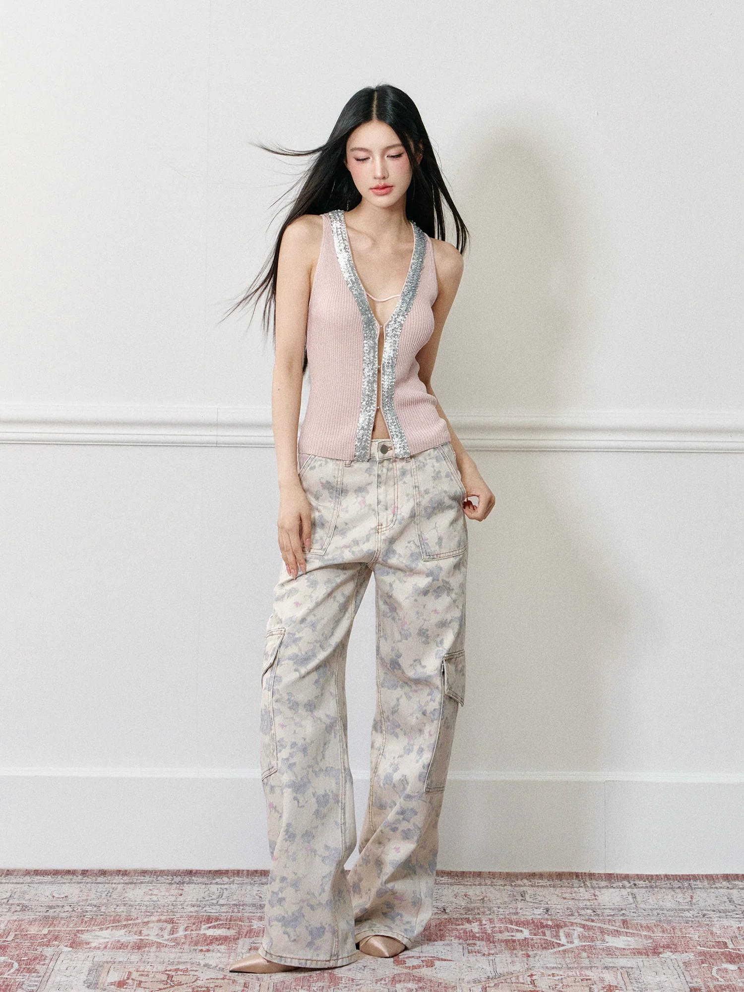 Floral Print Wide-Leg Cargo Pants