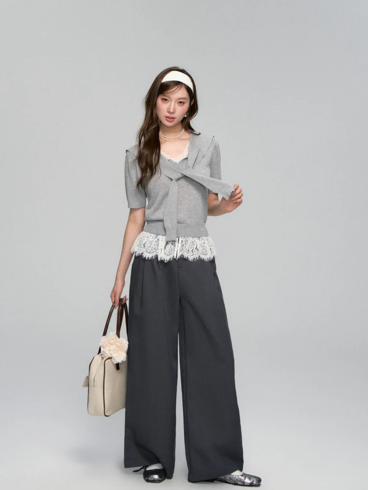 Lace Spliced V-Neck Knitted T-Shirt