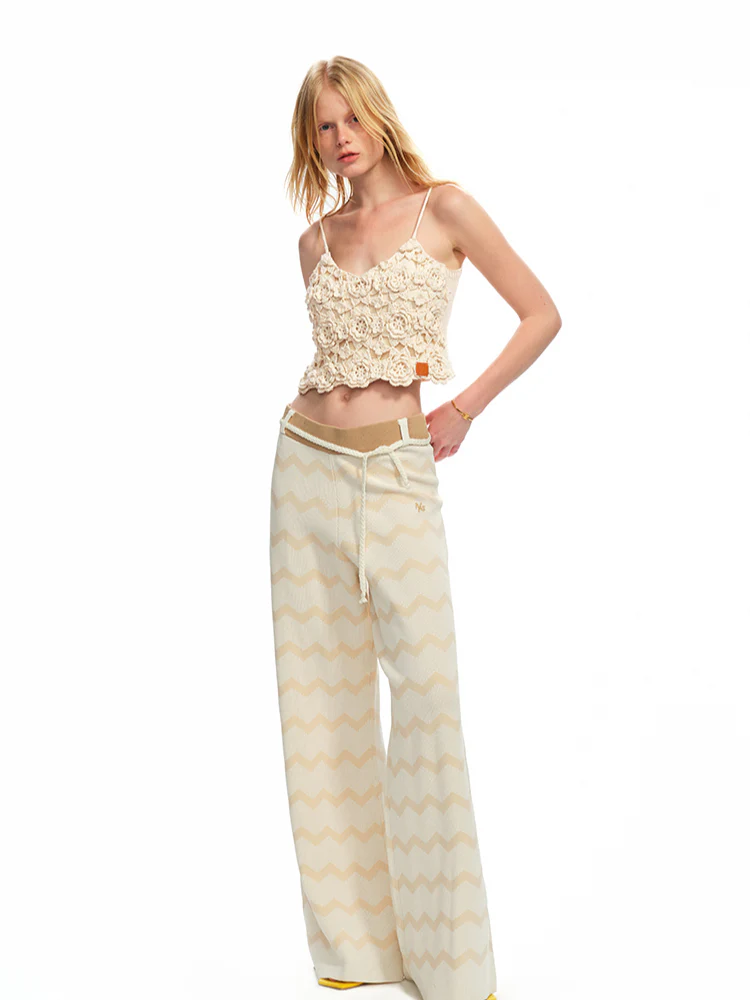 Small V-Neck Three-Dimensional Flower Sling Vest