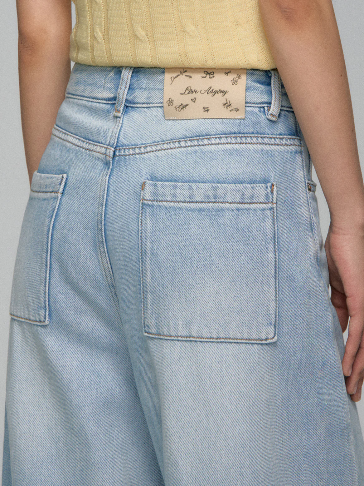 Washed Blade-Cut Wide-Leg Jeans