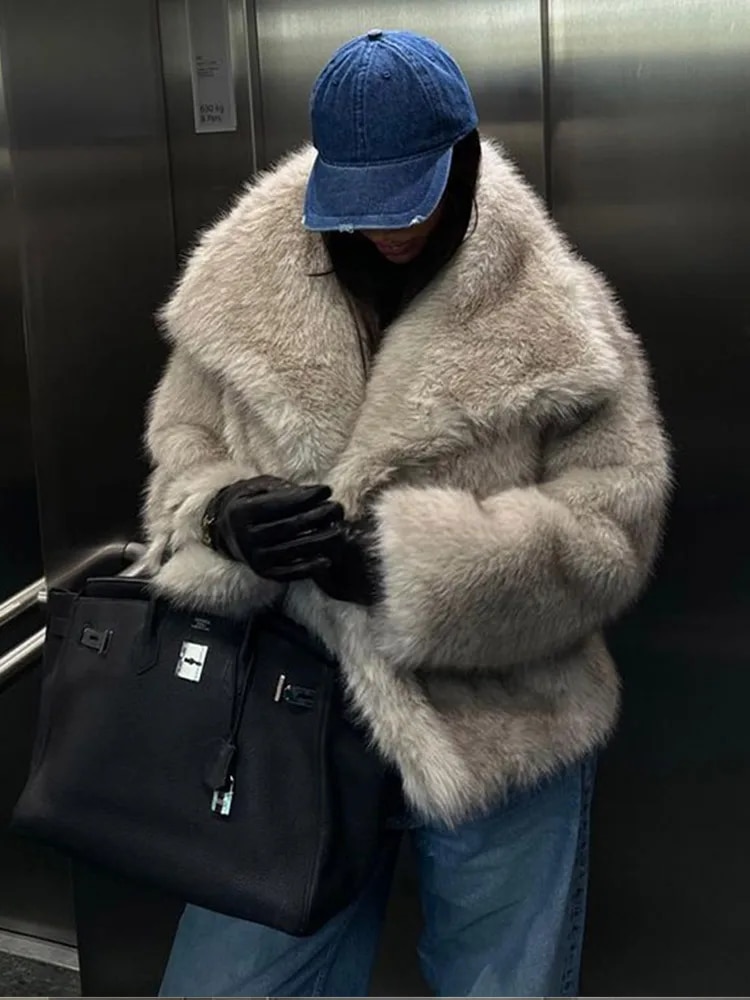 Winter Warm Fur Coat Women Elegant Turndown Collar Long Sleeve Short Coats Female 2023 Fashion Streetwear Creamy White Outwear