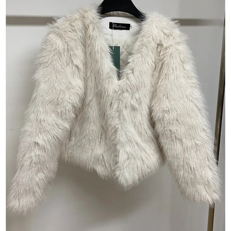 Autumn Fashion Faux Fox Fur Coat Women Fashion Warm Feather Coats Loose Short Outercoat Lady Party Elegant Outfits