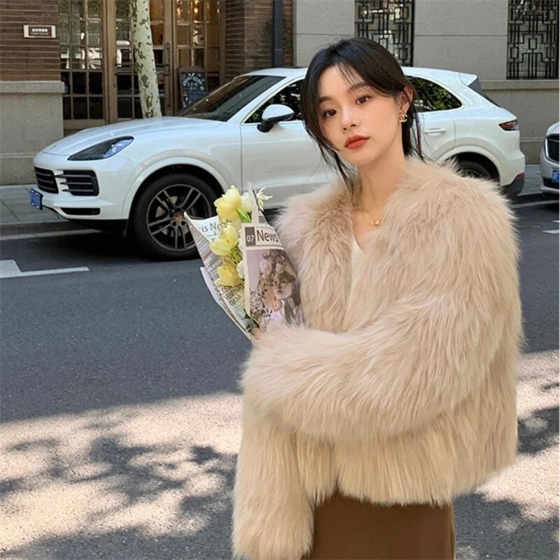 Autumn Fashion Faux Fox Fur Coat Women Fashion Warm Feather Coats Loose Short Outercoat Lady Party Elegant Outfits