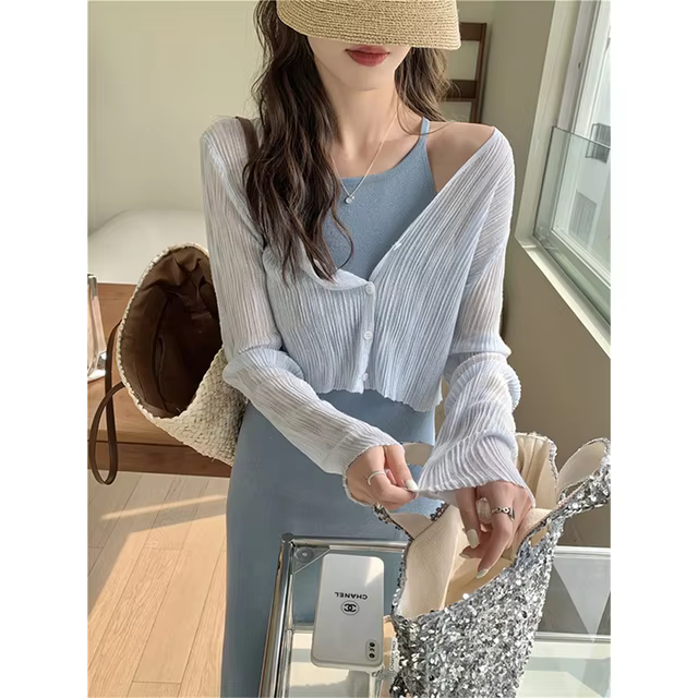 Short sunscreen shirt Korean V-neck long-sleeved shirt women summer fashion black thin white sunscreen cardigan shirt